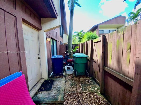 7024 SW 114th Pl A52, Miami FL 33173