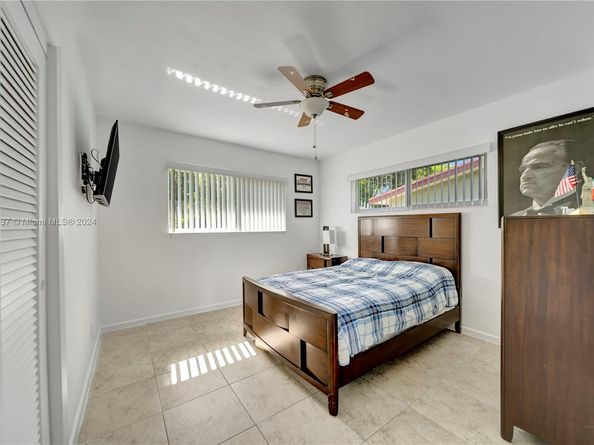 811 SW 39th Ave, Fort Lauderdale FL 33312