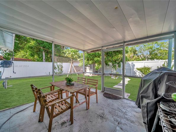 811 SW 39th Ave, Fort Lauderdale FL 33312