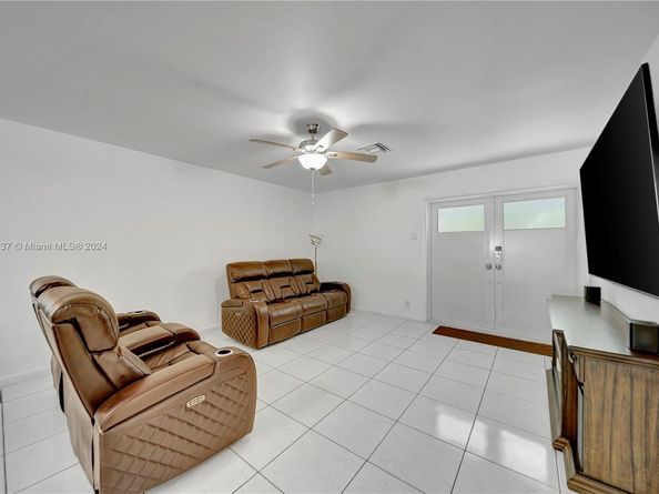 811 SW 39th Ave, Fort Lauderdale FL 33312