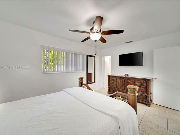 811 SW 39th Ave, Fort Lauderdale FL 33312