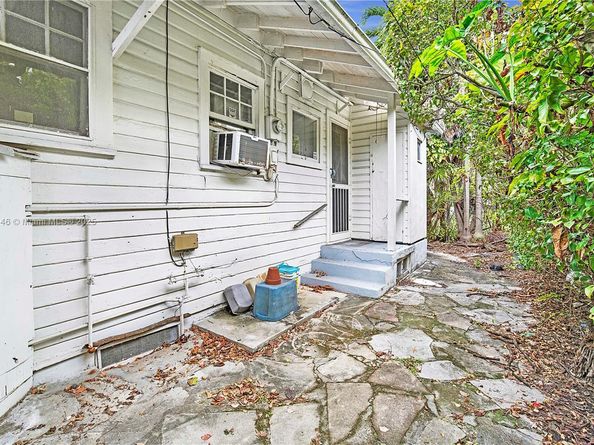 1031 SW 29th Ave, Miami FL 33135