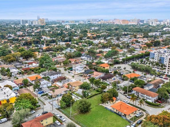 1031 SW 29th Ave, Miami FL 33135