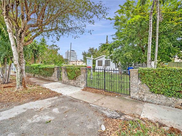 1031 SW 29th Ave, Miami FL 33135