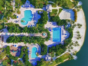 1303 NW 167th Ave, Pembroke Pines FL 33028