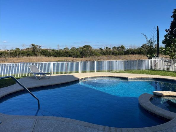 1303 NW 167th Ave, Pembroke Pines FL 33028