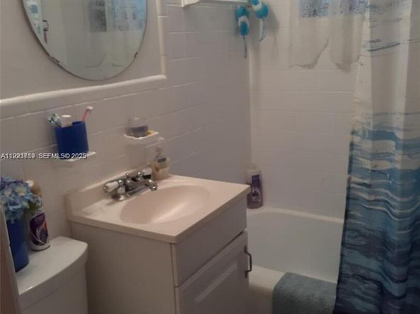 645 NE 77th St 8, Miami FL 33138