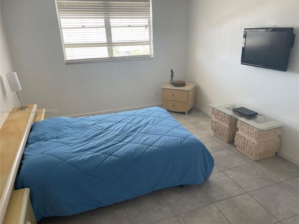1465 NE 123rd St 814, North Miami FL 33161