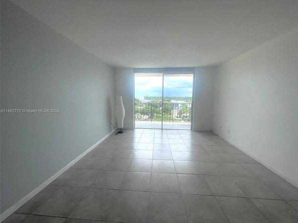 1465 NE 123rd St 814, North Miami FL 33161