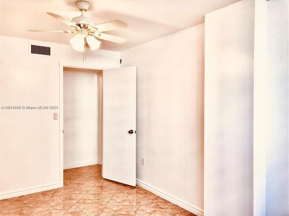1833 S Ocean Dr 305, Hallandale Beach FL 33009