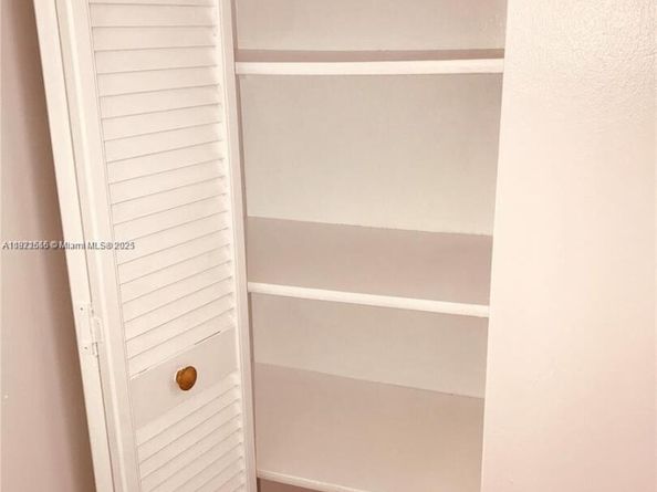 1833 S Ocean Dr 305, Hallandale Beach FL 33009