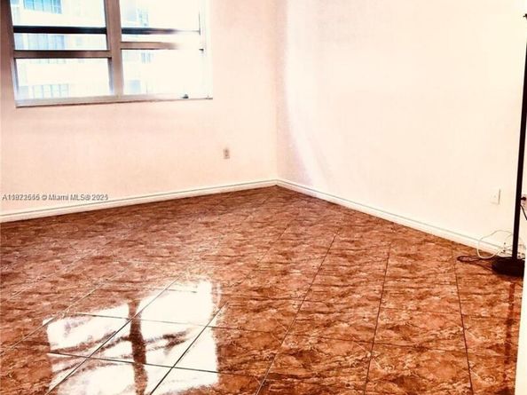 1833 S Ocean Dr 305, Hallandale Beach FL 33009