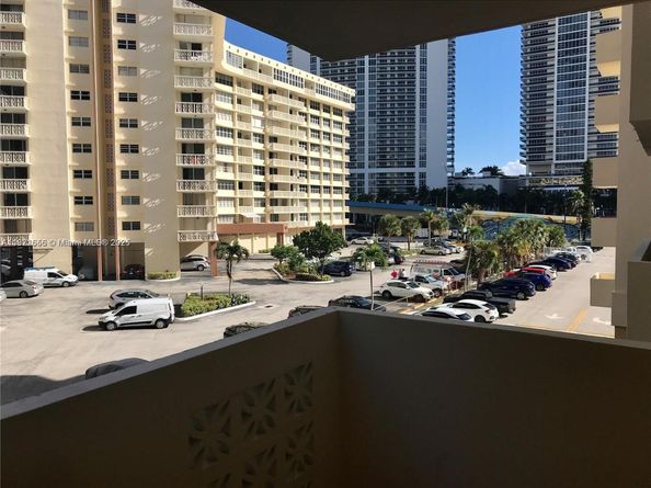 1833 S Ocean Dr 305, Hallandale Beach FL 33009