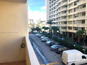 1833 S Ocean Dr 305, Hallandale Beach FL 33009