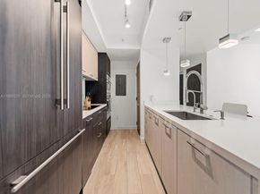 500 Brickell Ave 2203, Miami FL 33131