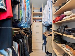 500 Brickell Ave 2203, Miami FL 33131