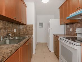 7256 SW 94th Pl A8, Miami FL 33173