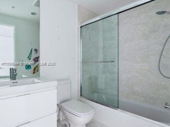 17111 Biscayne Blvd 1009, North Miami Beach FL 33160