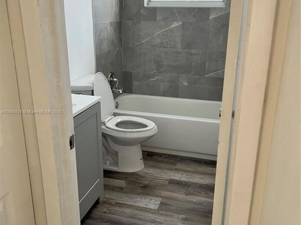 1051 NW 27th Ave, Fort Lauderdale FL 33311