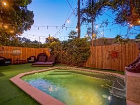 7 NE 50th St, Miami FL 33137