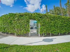 7 NE 50th St, Miami FL 33137