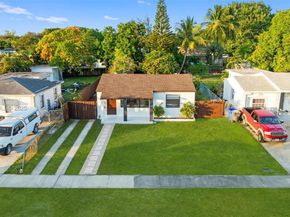 2439 Rodman St, Hollywood FL 33020