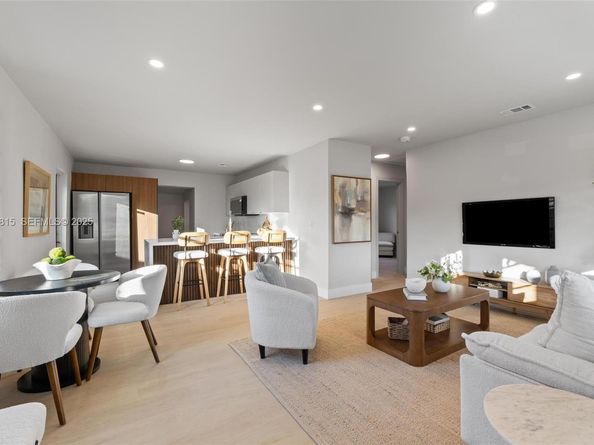 2439 Rodman St, Hollywood FL 33020