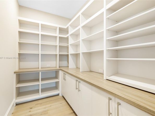 2605 Castilla Isle, Fort Lauderdale FL 33301