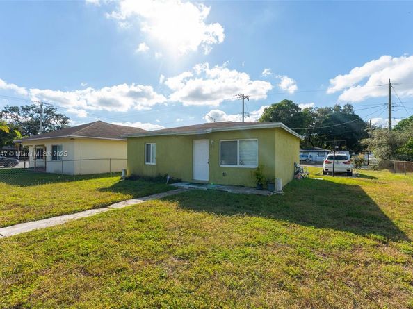 2210 NW 155th St, Miami Gardens FL 33054