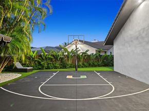 10304 SW 87th Ct, Miami FL 33176