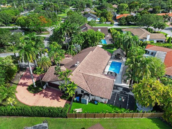 10304 SW 87th Ct, Miami FL 33176