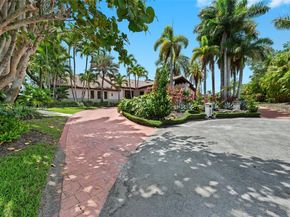 10304 SW 87th Ct, Miami FL 33176