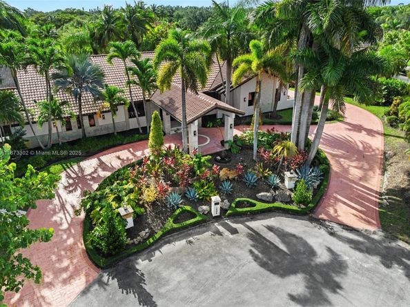 10304 SW 87th Ct, Miami FL 33176