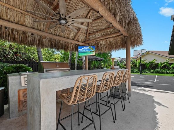 10304 SW 87th Ct, Miami FL 33176