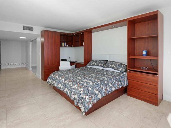 322 Buchanan St 1000, Hollywood FL 33019