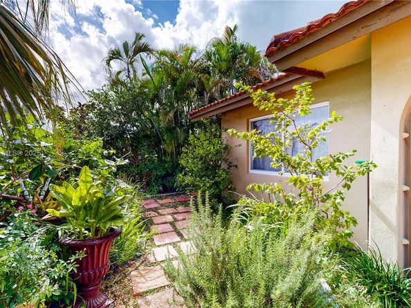 14543 SW 97th St, Miami FL 33186