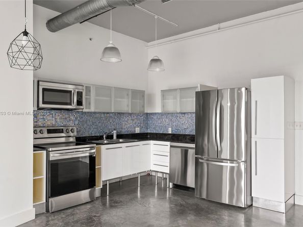 10 SW South River Dr 1006, Miami FL 33130