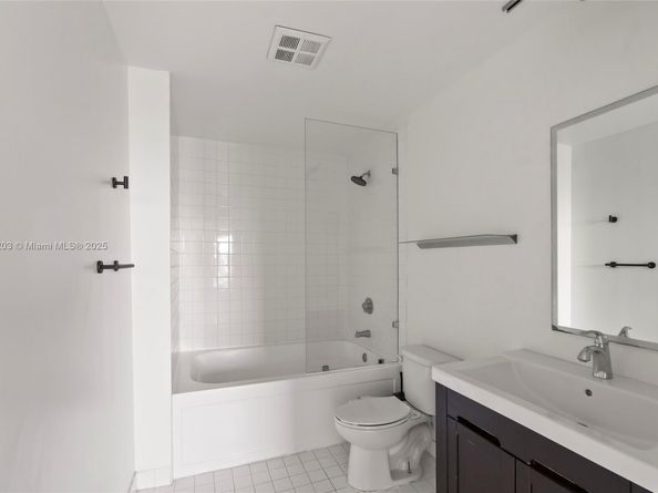 10 SW South River Dr 1006, Miami FL 33130