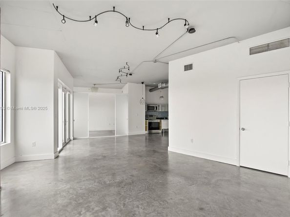 10 SW South River Dr 1006, Miami FL 33130