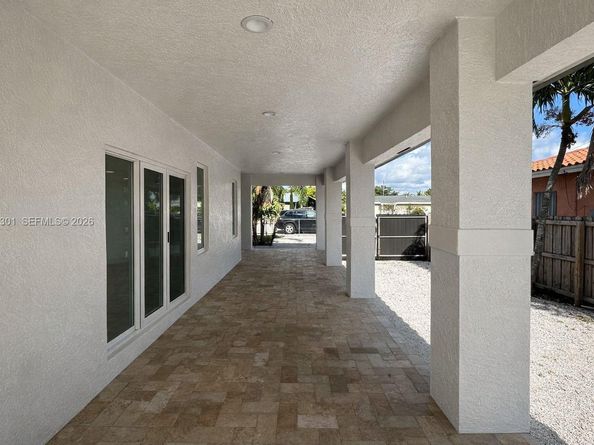 506 NW 7th St, Homestead FL 33030