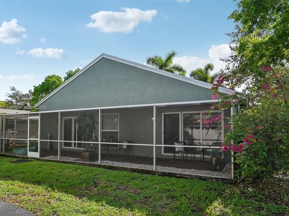 10681 Lago Welleby Dr, Sunrise FL 33351