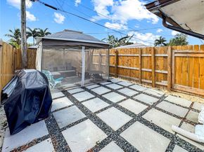 5220 SW 57th St, Davie FL 33314