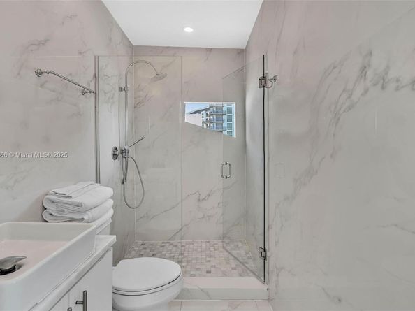 1044 NW N River, Miami FL 33136