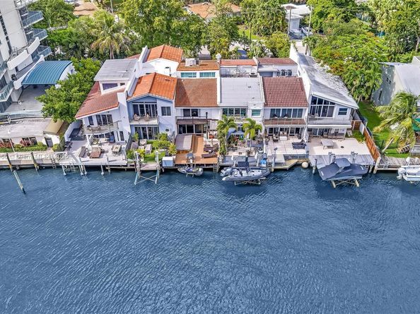 1044 NW N River, Miami FL 33136