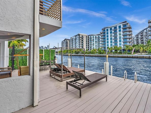 1044 NW N River, Miami FL 33136