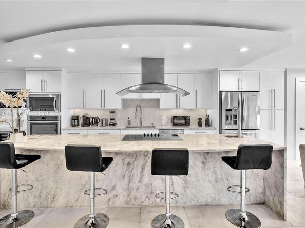 1044 NW N River, Miami FL 33136