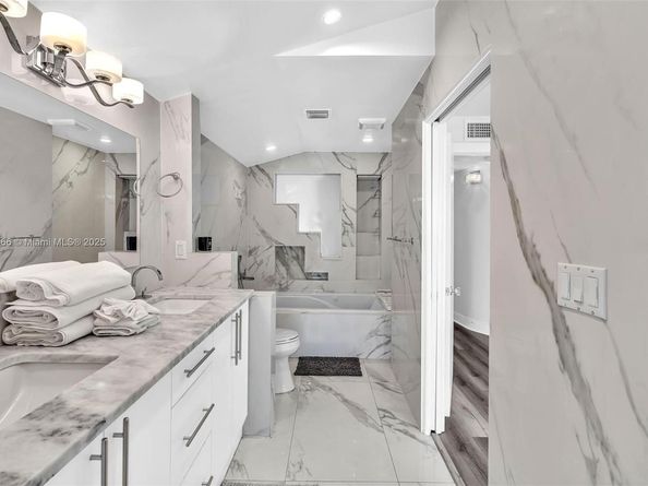 1044 NW N River, Miami FL 33136