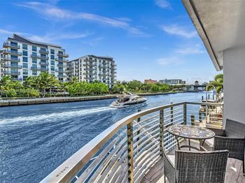 1044 NW N River