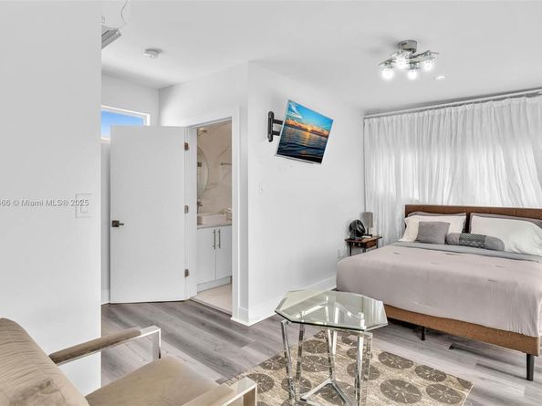 1044 NW N River, Miami FL 33136