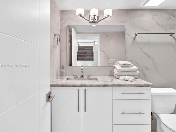 1044 NW N River, Miami FL 33136